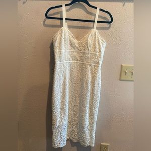 Lulu’s White Lace Midi Dress M